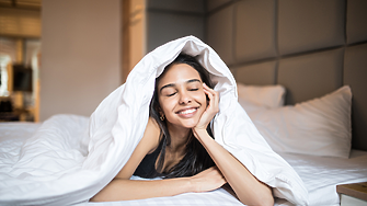 Хигиена на съня: Ето колко често трябва да перете одеялата си