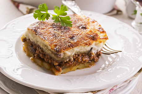 Мусака – вкусната ѝ история + класическа рецепта
